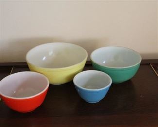 Set of Pyrex Mixing Bowls $65