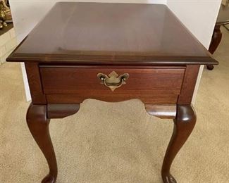 Elegant Broyhill Side Table with Brass Hardware and Dovetail Drawer