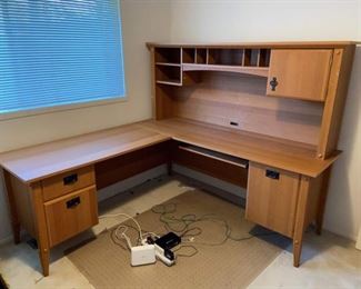 Sturdy L-Shaped Corner Computer Desk