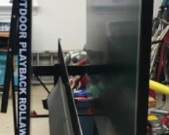 Commercial quality butterfly indoor/outdoor rollaway pingpong table in excellent condition