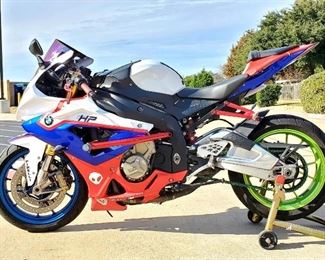 BMW S1000RR
2011 
1 Owner bike
35,000 miles
Many extras. 
Minor nicks and scratches 
Full system akrapovic exhaust 
Race rail
For steering dampener 
Crg levers
Powder coated rims
Several extra fairings
Bike stand
Day 1 price is $8,200.00; There is a reserve price on this item. If interested hit the "Contact to Buy" button or text Billie at (281) 739-5749