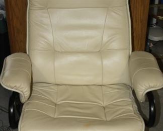 #102   Relaxor Adjustible Massaging  Leather Chair.  Very Cool                                                                       