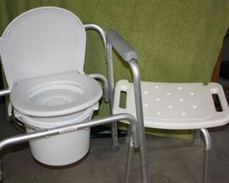 #108    Handicapped Toilet and Shower Seat.  VERY CLEAN!        