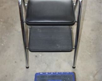 #112     Step Stool and One step assist.          