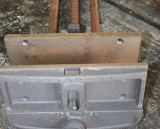 #115   Vintage Craftsman Bench Vice  Very Good Condition.    