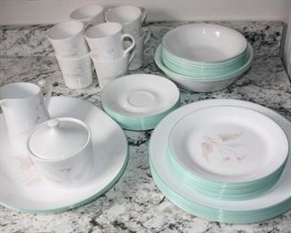 #35  40 Pieces  of Corelle   NICE!   