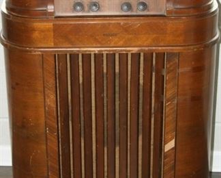 #61   Antique non Working Philco Radio.  Needs Work.   Needs new station Buttons.  Cool Radio!    