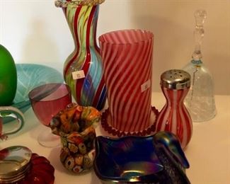 Assorted glass including Fenton and Mary Gregory 