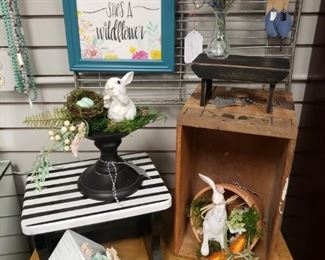 Wildflower Sign-$15
Custom Spring Bunny Floral-$12 PENDING 
Black&White Stripped Stool-$10 SOLD
Birdhouse-$7
Vintage Drawer-$10
Flower Pot Floral-$10
Mini Stool -$4 SOLD
Mini Vase-$4
Earrings-$10 each