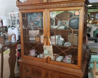Matching Hutch-$275
Chamber Pot /Bowl and Pitcher Set-$100 SOLD
Thankful Hanger-$5
