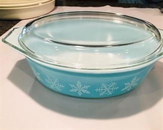 Vintage Pyrex casserole dish with lid snowflake turquoise priced @ $26.00