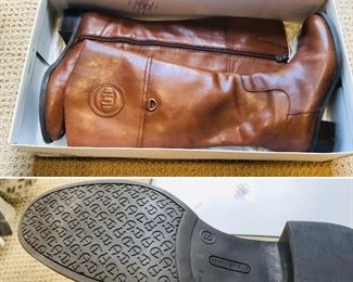 Size 8 brown riding boots $48.00