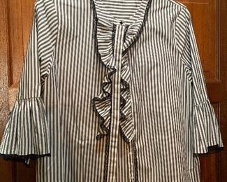 Karl Lagerfeld, Size XL, $20