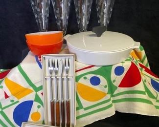 066m Corning Ware  Fondue Accessories