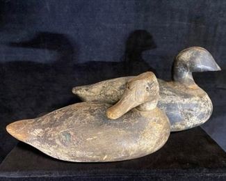 041m Wooden duck decoys