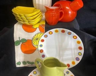 075M Vtg Pitcher, USA, Bauer  California Pottery