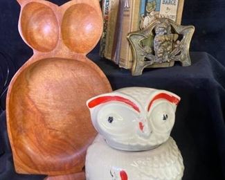087m OwlsCookie Jar, Book Ends  Wood Bowl