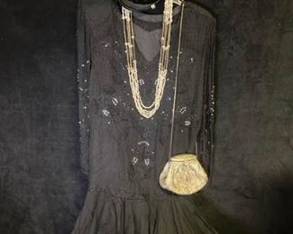 083m Vintage Dress  Regal Purse