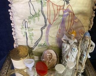 080m Vintage Vanity Items