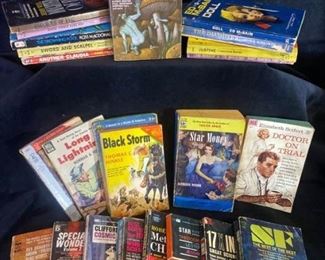 077m Pohl, McBain, Simak, Franken, McDonald  Others