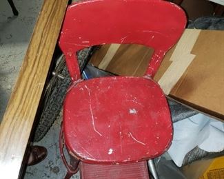 retractable chair/ stool vintage beauty! $25
