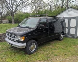 1998 Ford Van 235xxx miles, does crank-- needs new battery. $1500.