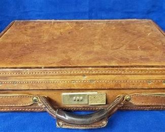 Vintage Hartmann Luggage Natural Brown Leather Breifcase w/ combo lock (113) ~ normal wear & tear