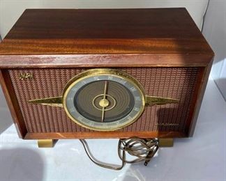 Vintage RCA Radio https://ctbids.com/#!/description/share/373055