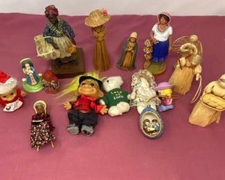 Vintage Trolls and Small toys https://ctbids.com/#!/description/share/373156