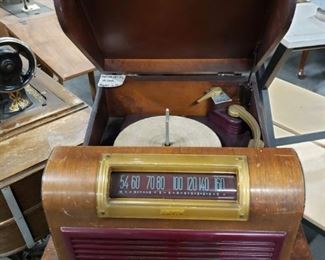 Arvin Antique record player (no cord) $50