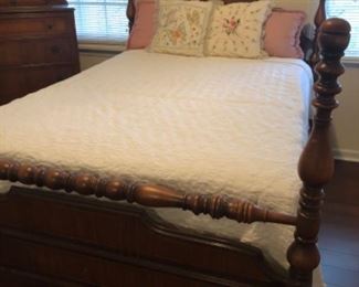 Antique Bedroom Lot #3 Full Size Bed w/spread & 4 pillows $150.00