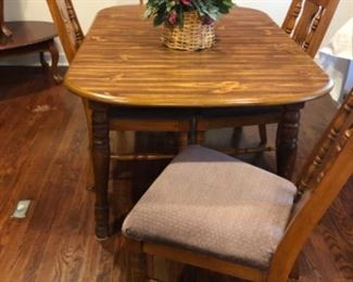Dining Room Lot #3 Table with 4 chairs and floral arrangement $150.00
Dimensions
51”L w/o leaf
18”L leaf
38”W