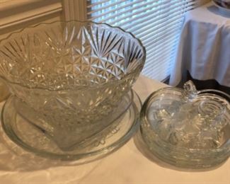 Dining Room Lot #13 Miscellaneous Glass Items $5.00