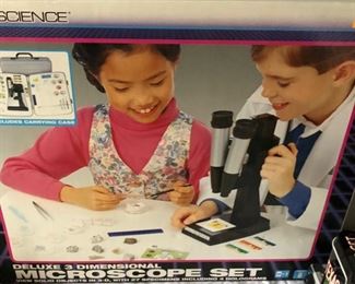 Toy Room Lot #11 Deluxe 3D Microscope Set $10.00