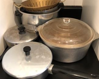 Kitchen Lot #9 Set of Misc Pots, pans, strainer $10.00