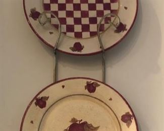 Kitchen Lot #20 Set of 4 Decorative Plates w/2 Plate Holders $8.00