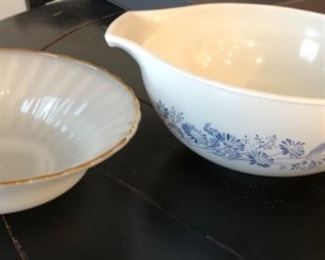 Kitchen Lot #25 Blue/white Pyrex Bowl $15.00 White Fire King bowl $5.00