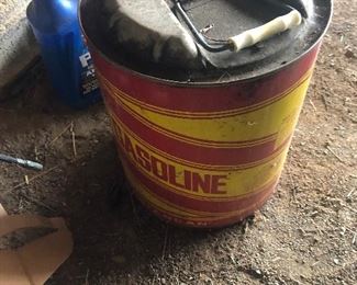 Barn Lot #20
Gas cans $10.00