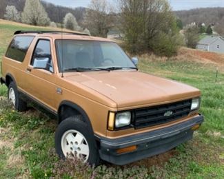 Barn Lot #46 1988 Chevy Blazer 4.3 Liter V6 4x4 $1000.00 OBO (Needs fuel pump, some rust, new tires, will have to be towed out of field)