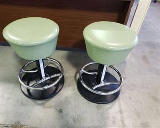 (2) stools