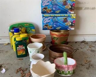 Flower Pots/Aqua Globes/Miracle Gro Items https://ctbids.com/#!/description/share/373642