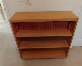 Light wood 3 shelves https://ctbids.com/#!/description/share/373760