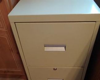 2 drawer metal filing cabinet https://ctbids.com/#!/description/share/373771