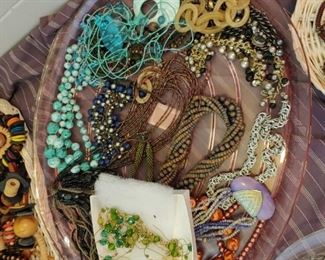 Lot 1 - one tray of costume Jewelry turquoise and orange beads + content of tray $8.
To buy: Text or Call 407.252.8845 Lot 1