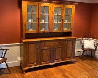 Exquisite Leonard's of Seekonk Tiger Maple Sideboard, Like New conditon, Must See. $3950 OBO