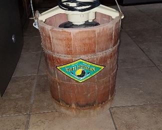 White Mountain 4Q Electric Ice Cream Freezer $125