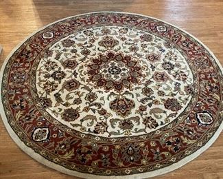 LARGE ROUND RUG - 5 FOOT ACROSS $80