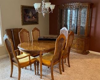 BERNHARDT 2PC CHINA HUTCH, 6 CHAIRS, TABLE, 2 LEAVES, AND PADS $600 SET OR HUTCH IS $350 AND TABLE SET IS $400