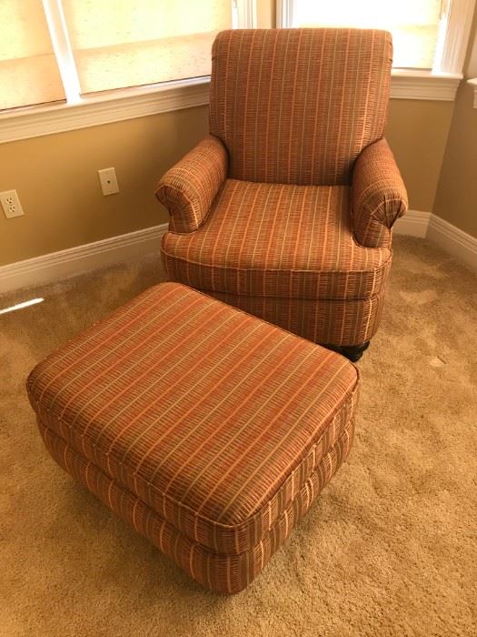 2 pc FLEXSTEEL CHAIR AND OTTOMAN - VERY COMFY- PERFECT CONDITION! $200.00