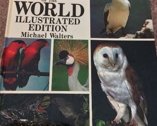 The Complete Birds of the World, Michael Walters, T. F. H., 1980. $5. 
